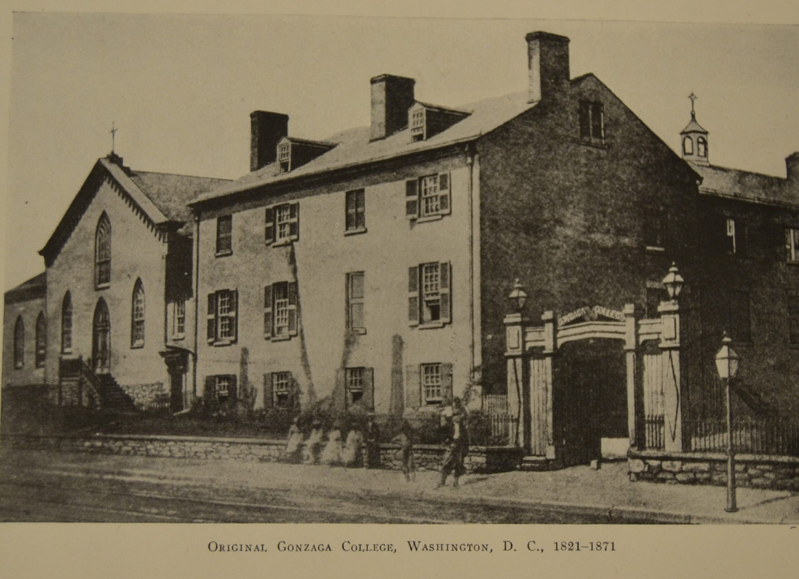 Black and white photo of Gonzaga College High Schools original building in 1821.
