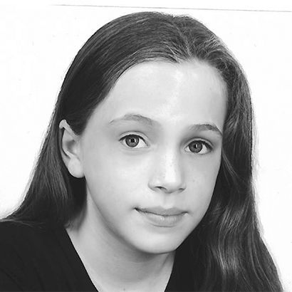 Headshot of actress Avery Nokes.