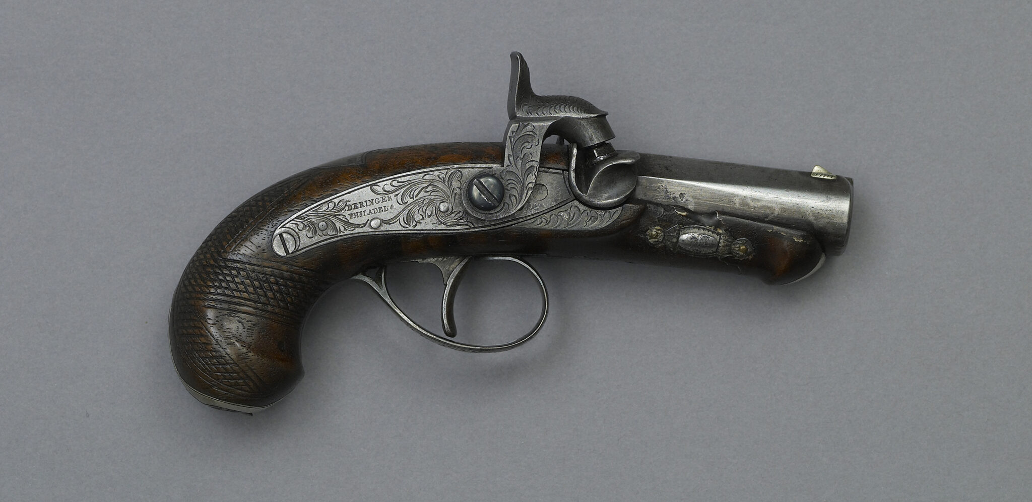 Taschenpistole der Marke „Derringer“. Das Stück von der „Niantic“ dürfte ähnmlich ausgesehen haben. Das hier abgebildete Exemplar wurde beim Attentat auf Präsident Abraham Lincoln 1865 benutzt.